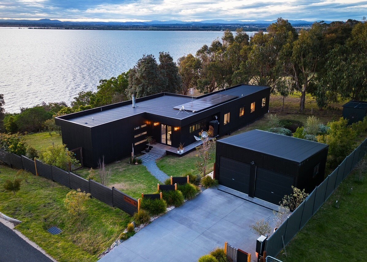 Project Focus: Modern Waterfront Prefab Modular Home in Metung, Victoria